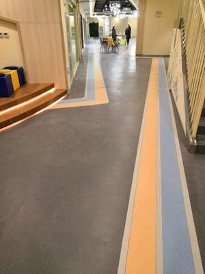 山東淄博醫院展廳橡膠地板 室內裝潢的健康與美學新選擇